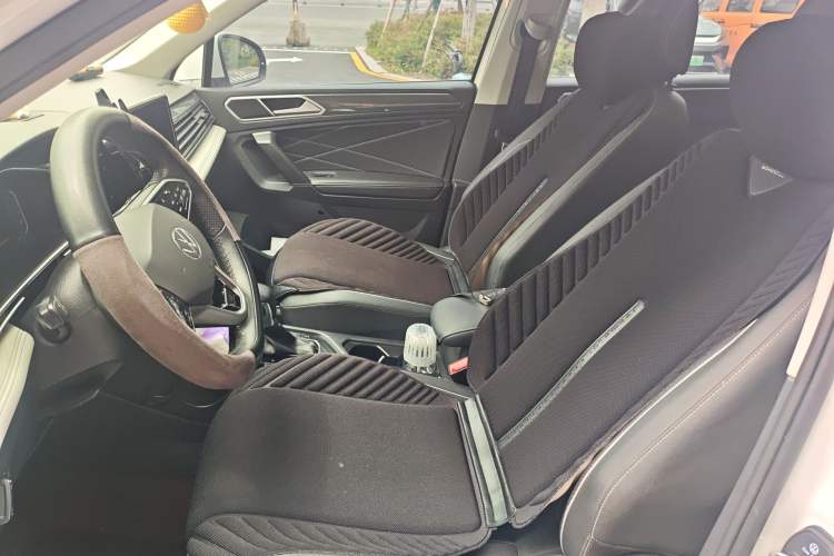 Used Volkswagen Tiguan L 2022 330TSI Automatic Two-Wheel Drive R-Line Enhanced Edition Left Front Seat