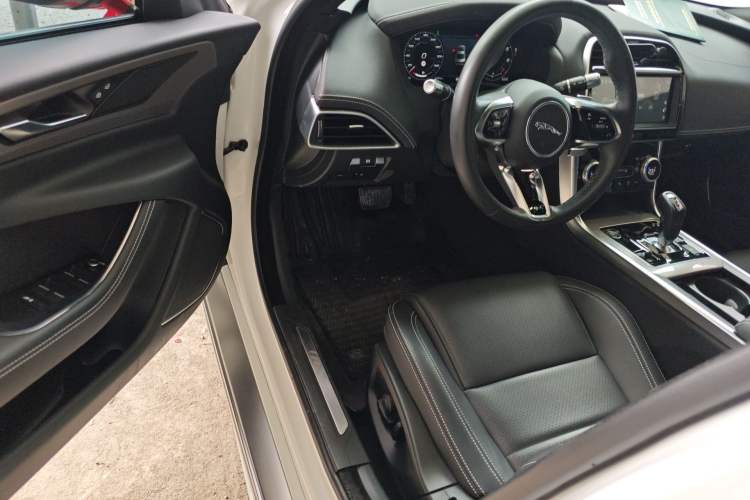 Used Jaguar XEL 2021 2.0T 250 PS R-DYNAMIC S Advanced Sport Edition Driver Seat