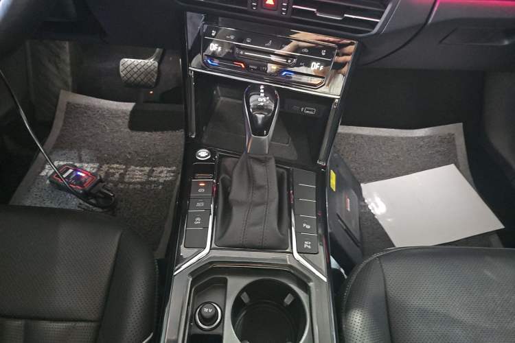 Used Volkswagen Passat 2023 330TSI Starry Luxury Edition
