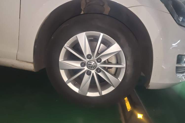 Used Volkswagen Golf 2015 1.6L Automatic Fashion Model
