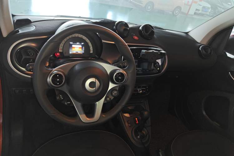 Used smart fortwo 2018 1.0L 52kW Hardtop Passion Edition China V Standard
