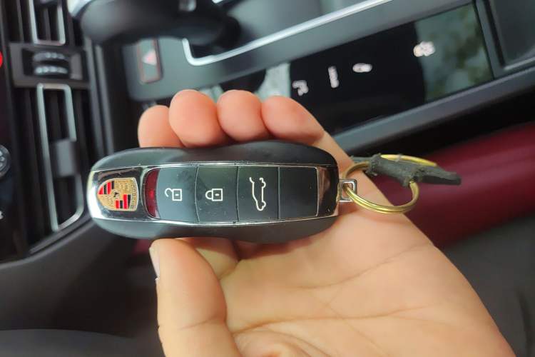 Used Porsche Macan 2024 Macan 2.0T Vehicle Key