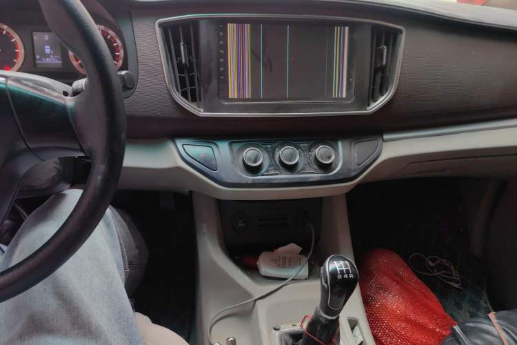 Used FORTHING Lingzhi 2017 M5L 1.6L 7-Seater Standard Model Audio And AC Panel