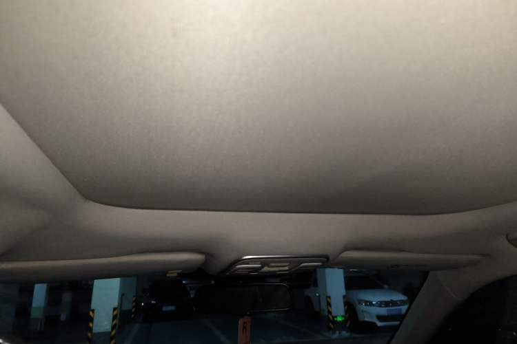 Used Geely Auto Emgrand X7 Sport 2016 1.8TD Automatic Smart Model Headliner