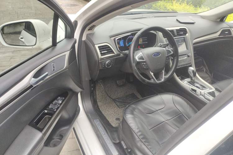 Used Ford Mondeo 2013 2.0L GTDi 200 Luxury Model