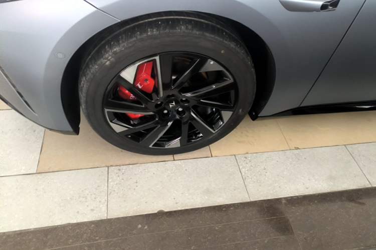 Used Dongfeng eπ eπ007 2024 Pure Electric 540 All-Wheel Drive Max Edition Left Front Wheel Hub