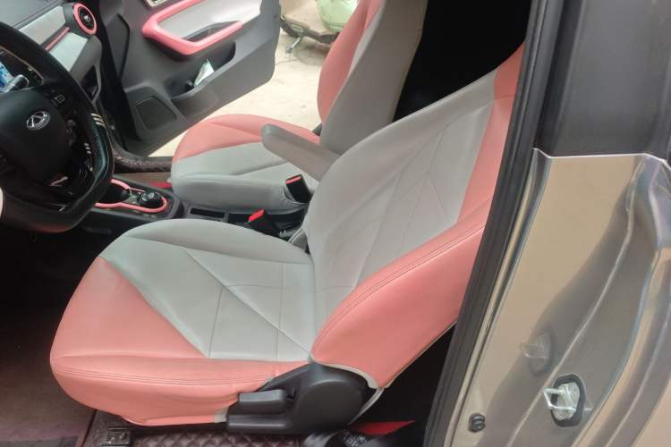 Used Chery QQ Little Ant 2022 300 000 Yuan "Ant Fan" Edition "Extra Sweet" Version Lithium Iron Phosphate 29.2 kWh 30 kW 301 km