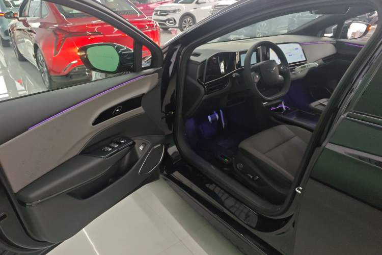 Used Hongqi EH7 2025 600 Smart Selection Edition
