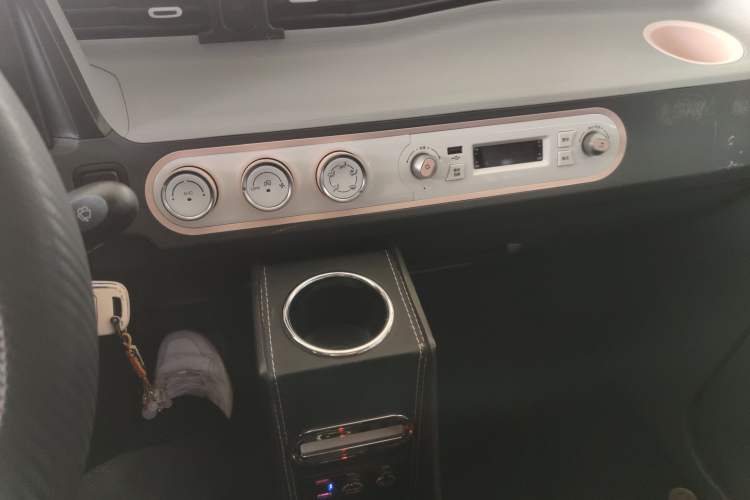 Used Wuling Hongguang MINIEV 2021 Macaron Fashion Model Lithium Iron Phosphate
