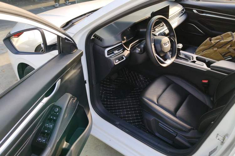 Used Geely Auto Emgrand 2022 4th Generation 1.5L CVT Luxury Model
