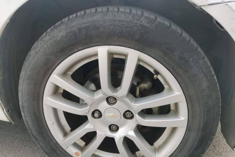 Used Chevrolet Aveo Sonic 2011 Sedan 1.6L Manual Transmission SX