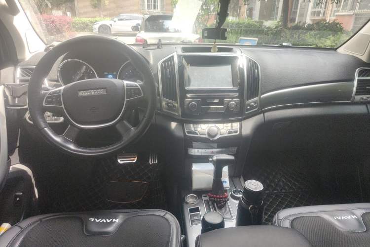 Used Haval H9 2016 2.0T Four-Wheel Drive Luxury Version 5 Seats