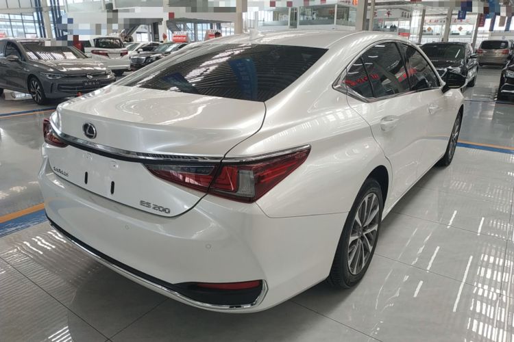Used Lexus ES 2023 200 Excellence Edition
