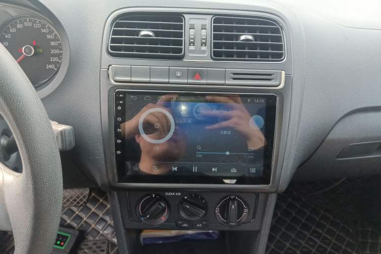 Used Volkswagen Polo 2016 1.4L Automatic Trendy Model Audio And AC Panel