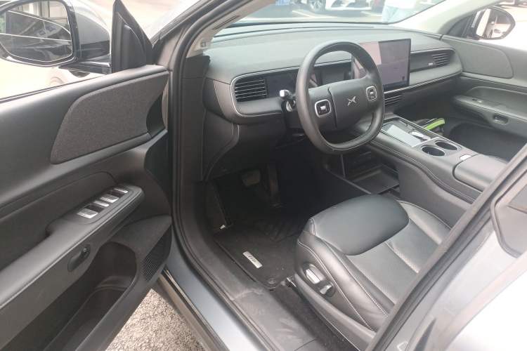 Used XPeng G6 2023 755 Ultra-Long Range Pro Driver Seat