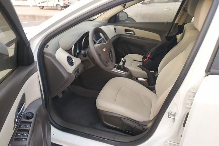 Used Chevrolet Cruze 2015 1.5L Classic SL MT