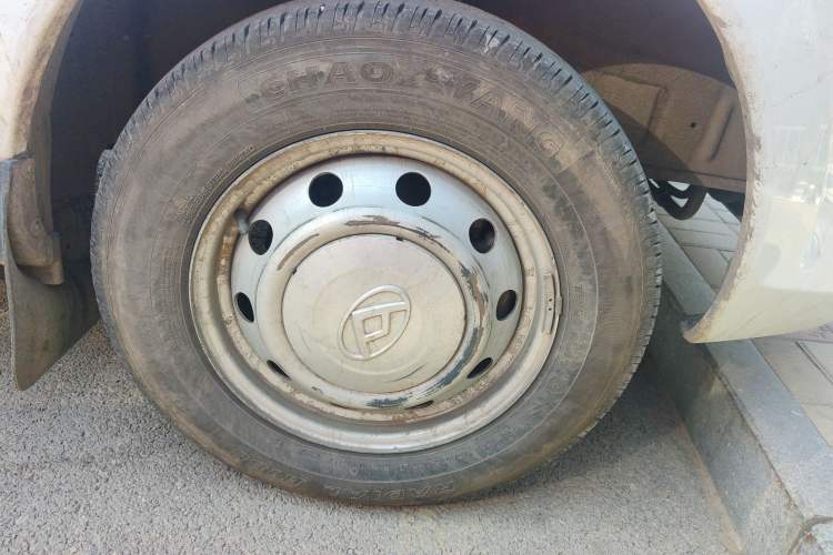 Used SAIC MAXUS Xintu V80 2024 Value Edition City Distribution King 6MT Long Wheelbase High Roof 127 Ps 3 Seats
