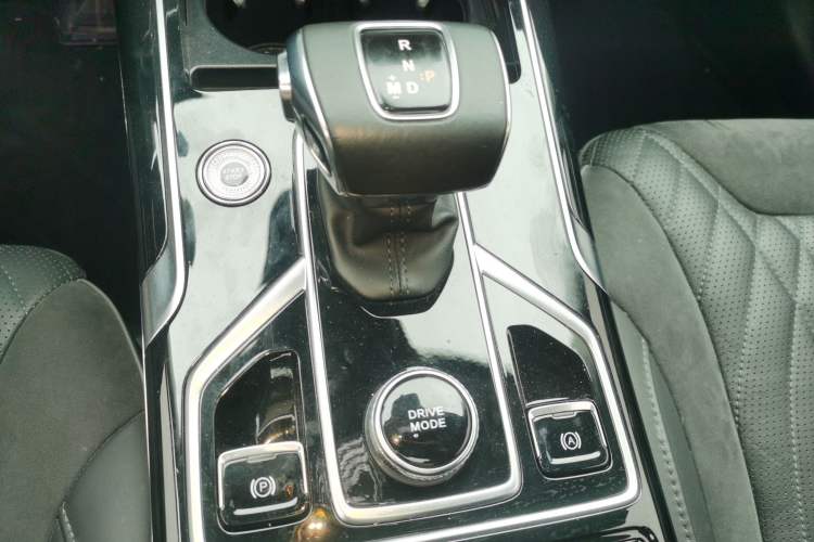 Used Hongqi HS5 2022 Revised Version 2.0T Smart Connect Flagship Edition
