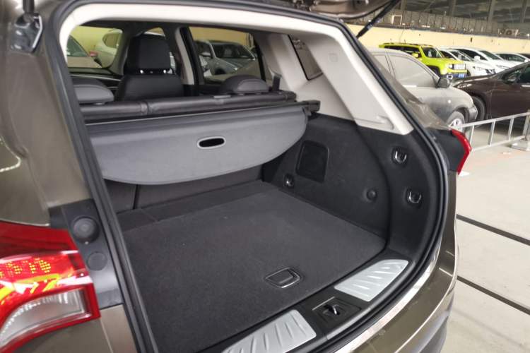 Used Buick Envision 2019 20T Two-Wheel Drive Elite Version China VI Standard
