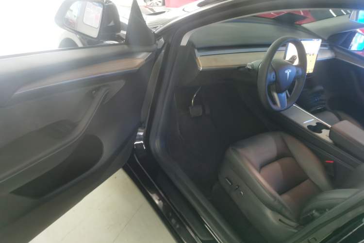 Used Tesla Model Y 2022 Rear-Wheel-Drive Version