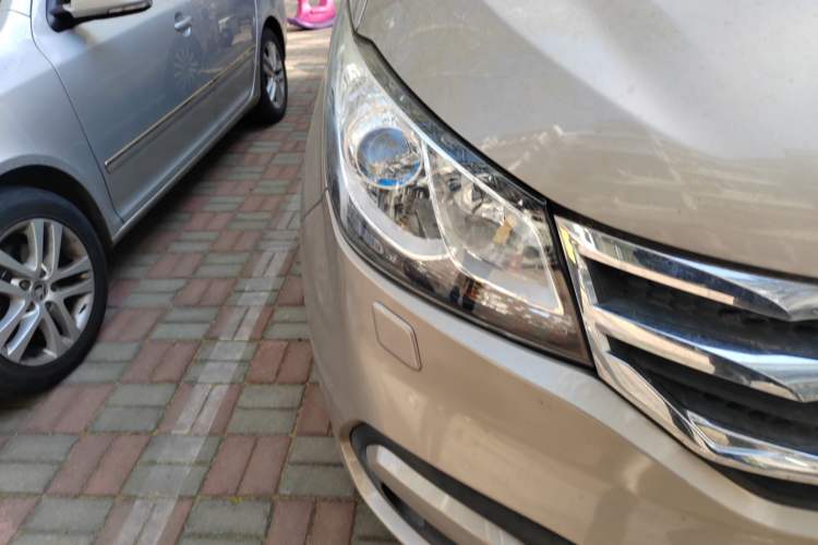 Used SAIC MAXUS G10 2014 2.0T Automatic Luxury Executive Edition
