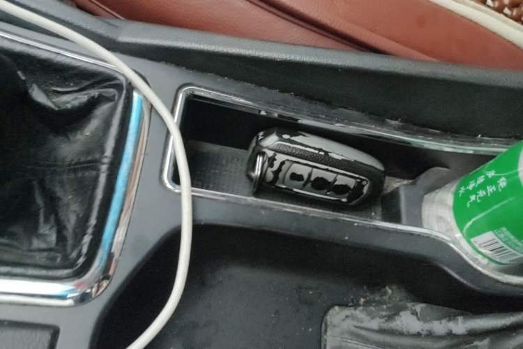 Used Geely Auto Emgrand 2016 Sedan 1.5L Manual Upward Edition Vehicle Key