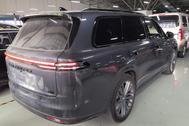 Used Leapmotor C16 2024 Range-Extended 200 Luxury Edition Rear Right 45 Deg