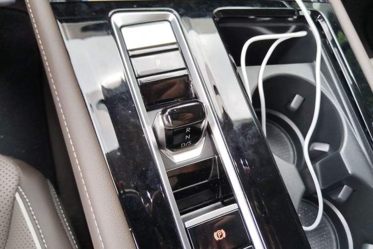 Used Volkswagen Viloran 2024 380TSI Premium Edition
