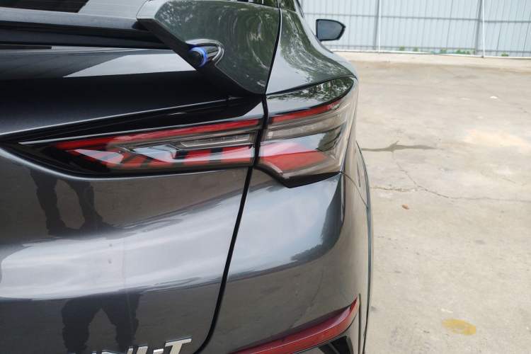 Used CHANGAN UNI-T 2023 2nd Generation 1.5T Sport Edition Flagship Version Right Rear Taillight
