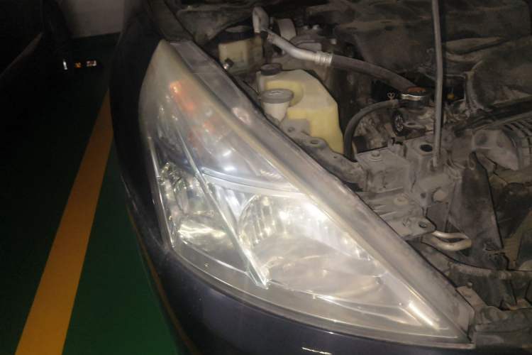 Used Nissan Teana 2011 2.0L XL Comfort Edition Right Front Headlight