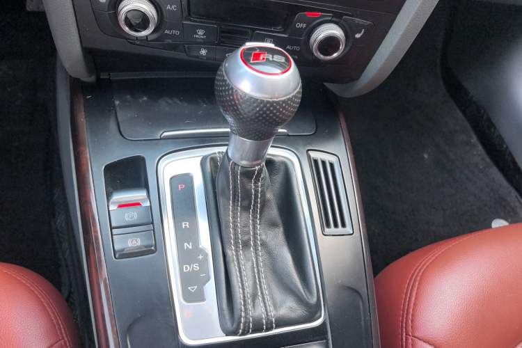 Used Audi A4L 2015 35 TFSI Automatic Comfort Model Gear Lever