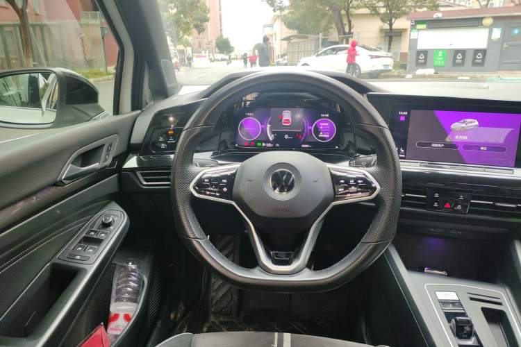 Used Volkswagen Golf 2023 Facelift 280TSI DSG R-Line Lite
