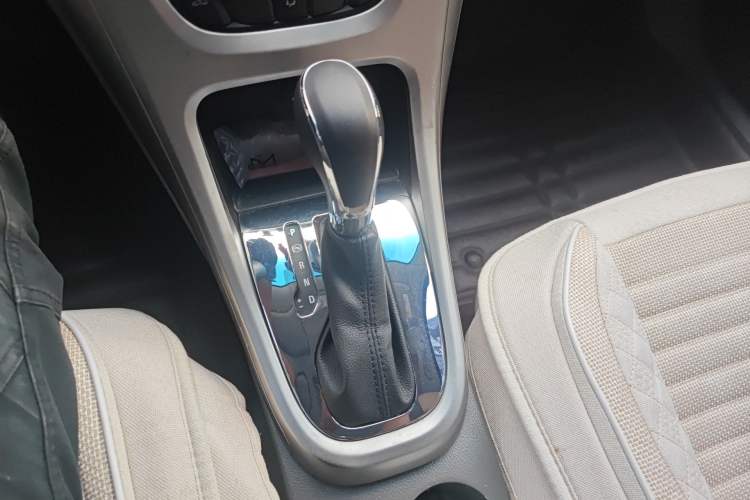 Used Buick GT 2014 XT 1.6L Automatic Comfort Edition Gear Lever