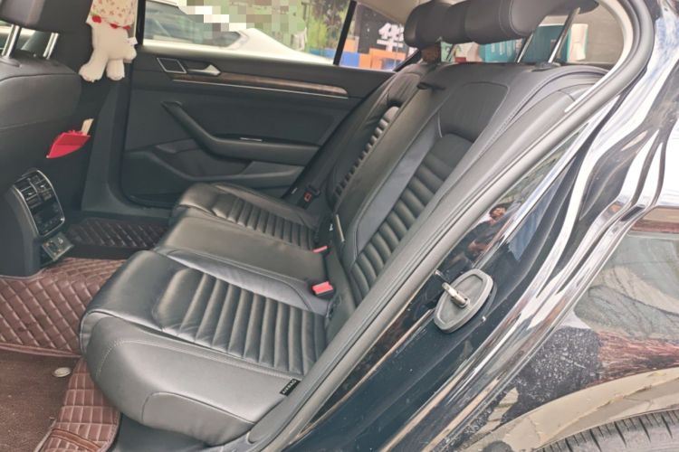 Used Volkswagen Magotan 2019 330TSI DSG Luxury Model China V Standard Left Rear Seat