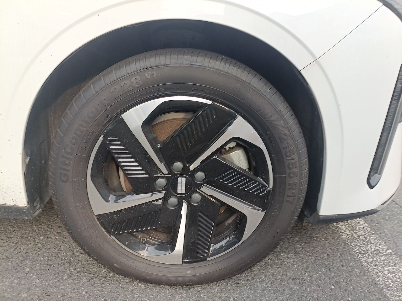 Geely Galaxy L6 2023 125km MAX — снимка 5