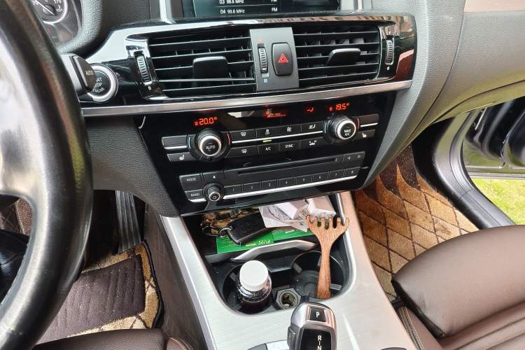 Used BMW X4 2016 xDrive20i M Sport Edition Audio And AC Panel