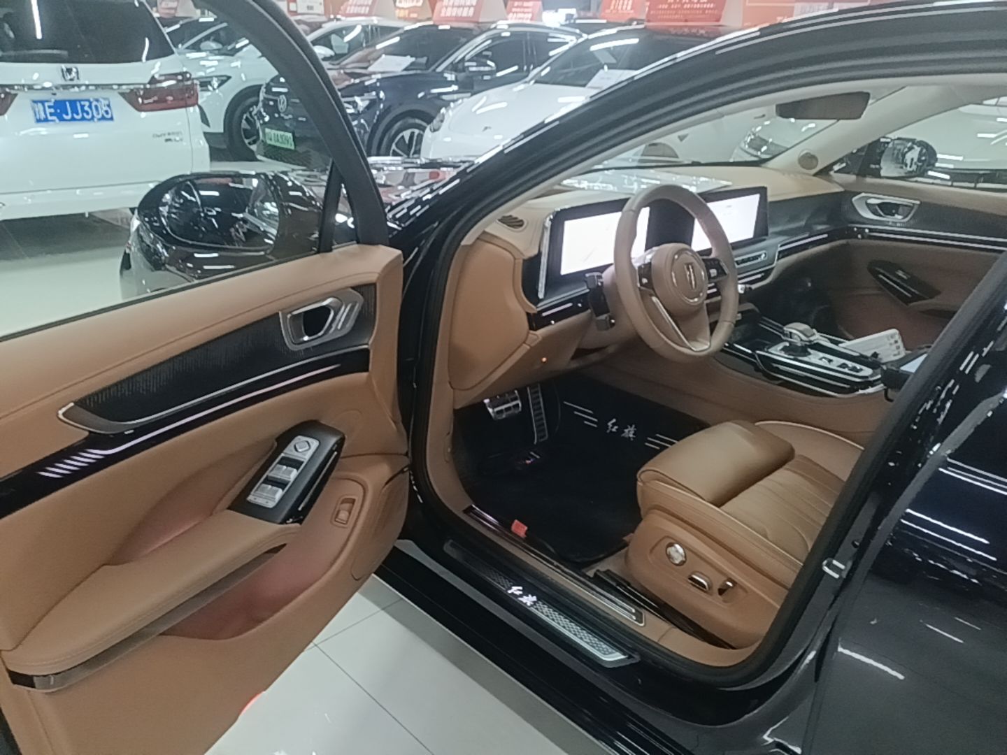 Hongqi H9 2025 2.0T Two-Wheel-Drive Flagship Luxury Business Edition 5 Seats — снимка 18