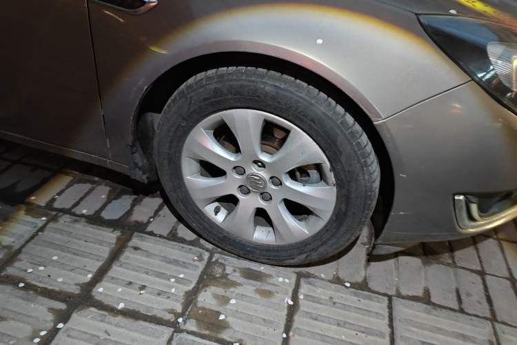 Used Buick Regal 2014 1.6T Fashionable Tech Edition Right Front Wheel Hub