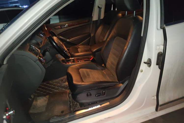 Used Volkswagen Passat 2013 2.0 TSI DSG Ultimate Edition Left Front Seat