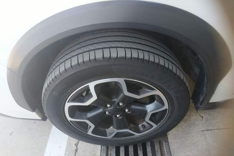 Used Subaru XV 2014 2.0i Comfort Edition Left Front Wheel Hub