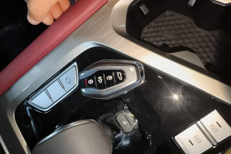 Used JETOUR X70 2024 1.5T DCT Glory PRO 5-Seater