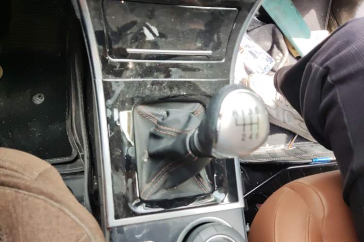 Used Haval H2 2016 Red-Label 1.5T Manual Two-Wheel Drive Luxury Model
