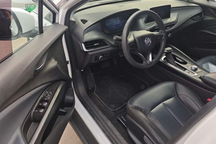 Used Buick Velite 6 2023 430km Range Commuter Version
