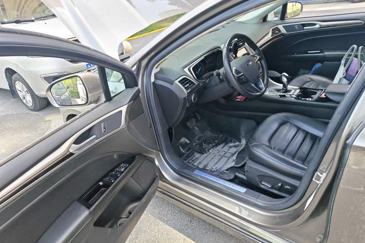 Used Ford Mondeo 2013 2.0L GTDi 200 Luxury Model