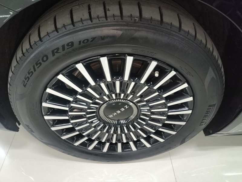 Used Zeekr 009 2022 WE Edition — 22