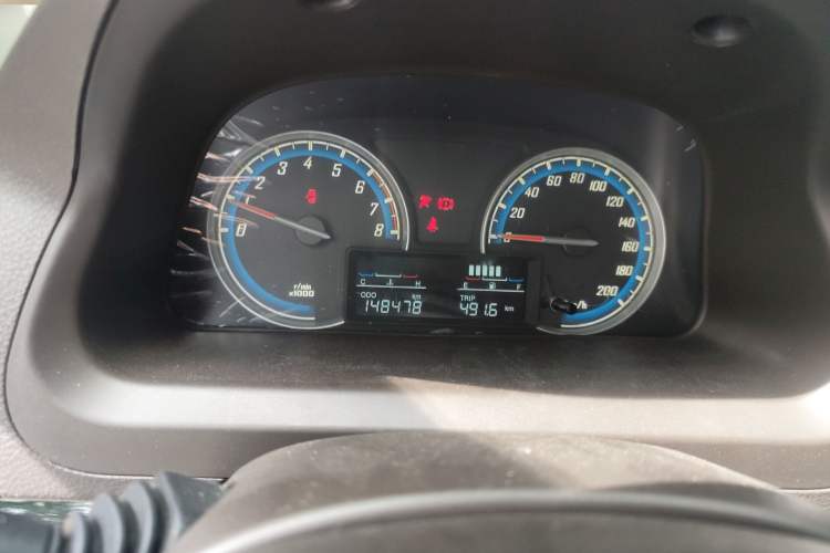 Used Baojun 730 2014 1.5L manual luxury trim 7 seats Odometer Close Up