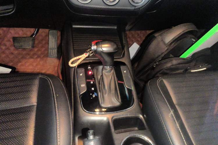 Used Kia K3 2017 1.6L Automatic 15th Anniversary Special Edition GLS Gear Lever