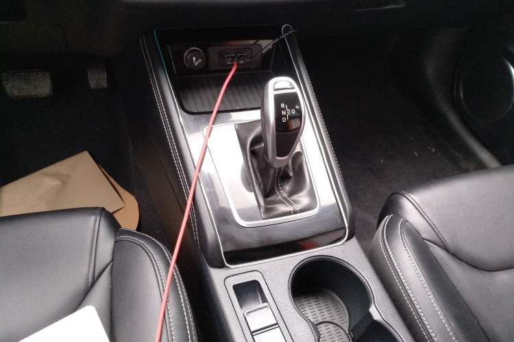 Used BYD Song 2020 Classic Edition 1.5T Automatic Elite Model Gear Lever