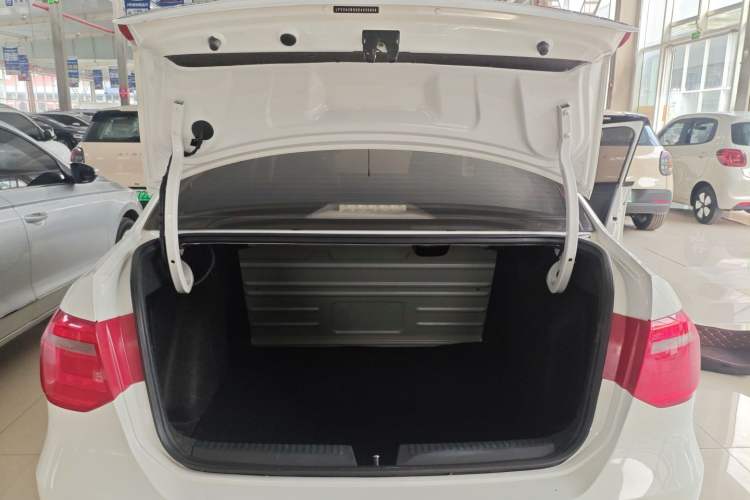 Used Volkswagen Jetta 2013 1.6L Automatic Fashion Model
