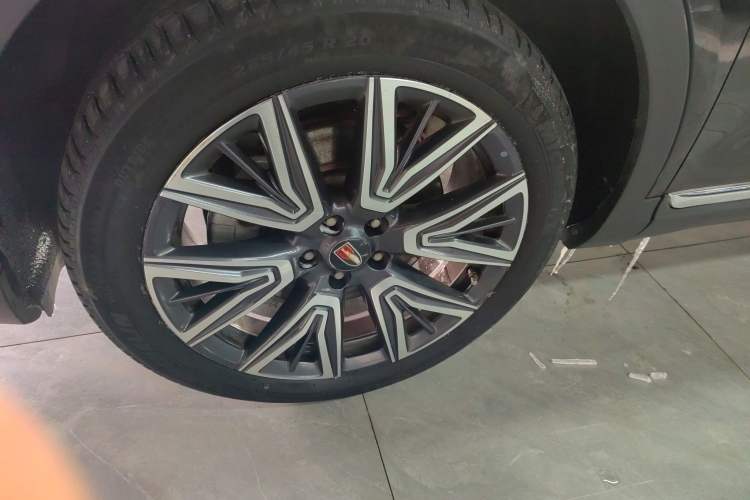 Used Hongqi HS5 2022 Facelifted Version 2.0T Smart Connect Flagship All-Wheel-Drive Edition
